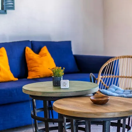 Island Getaway Heritage House Mirce