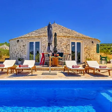Island Getaway Heritage House * Mirce