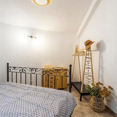 Casa vacanze Island Getaway Heritage House Mirce